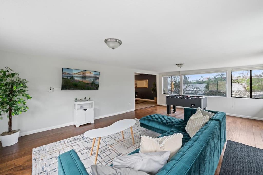 4 Bedroom With Game Room! Family Friendly! Centrally Located! * San Diego