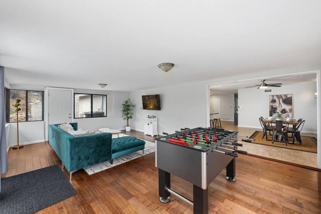 4 Bedroom With Game Room! Family Friendly! Centrally Located!